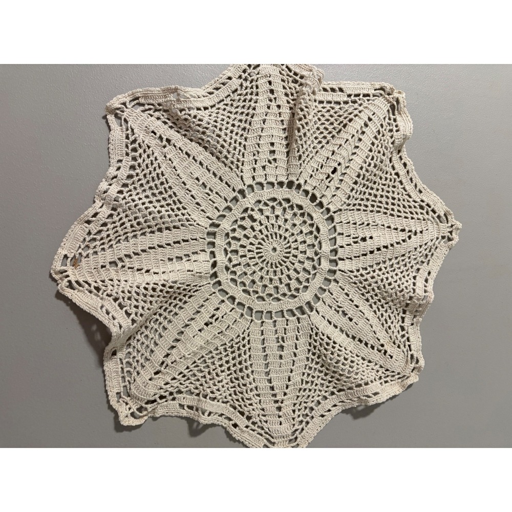 Vintage Handmade Crochet Doily Table Runner Starburst Pattern Cream Cottagecore